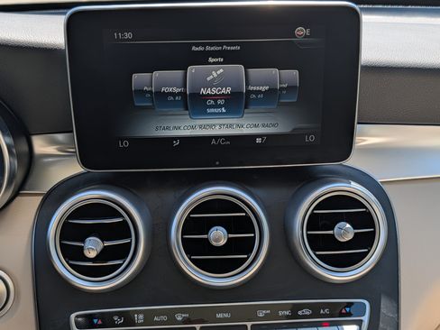 Used 2017 Mercedes-Benz GLC 300 4MATIC image 23