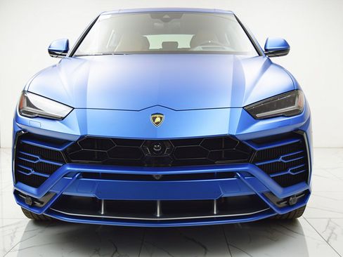 Used 2022 Lamborghini Urus AWD/4WD image 19