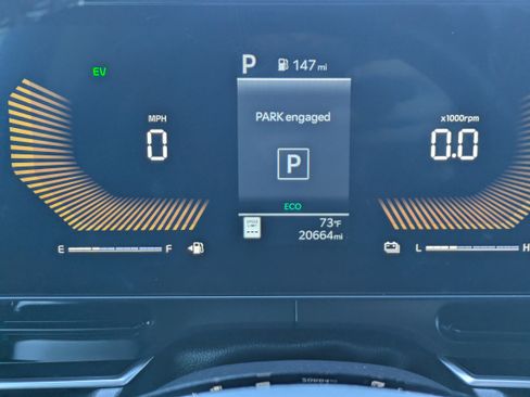 Certified 2025 Kia Carnival EX image 30