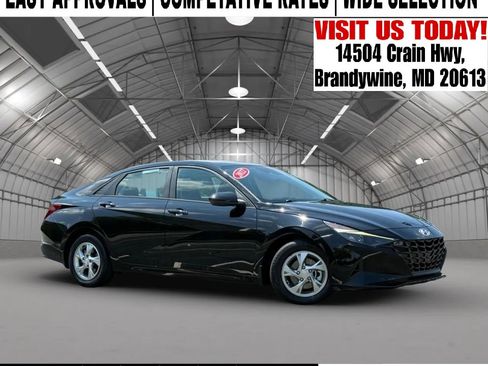 Used 2022 Hyundai Elantra SE image 1