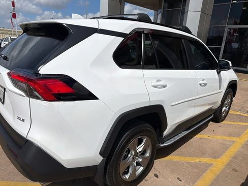 Used 2025 Toyota RAV4 XLE FWD image 3