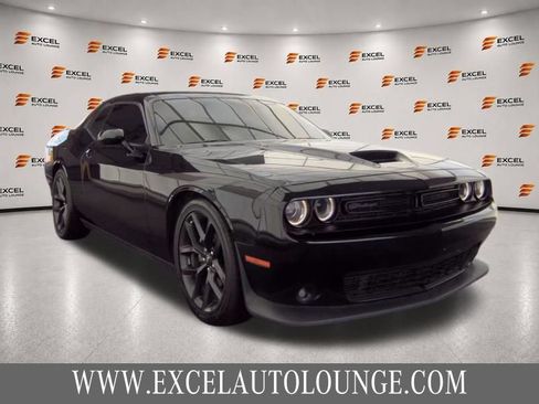 Used 2022 Dodge Challenger R/T w/ Blacktop Package RWD image 6