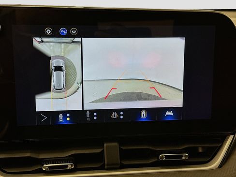 Used 2025 Chevrolet Equinox LT w/ Convenience Package II image 23