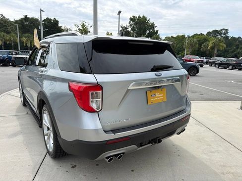 Certified 2022 Ford Explorer Platinum w/ Equipment Group 601A RWD image 5