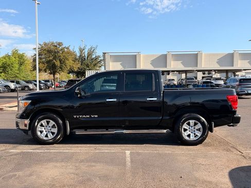 Used 2018 Nissan Titan SV w/ SV Convenience Package AWD/4WD image 3