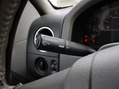 Used 2006 Ford F150 XLT image 8