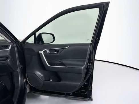 Used 2024 Toyota RAV4 XLE image 32