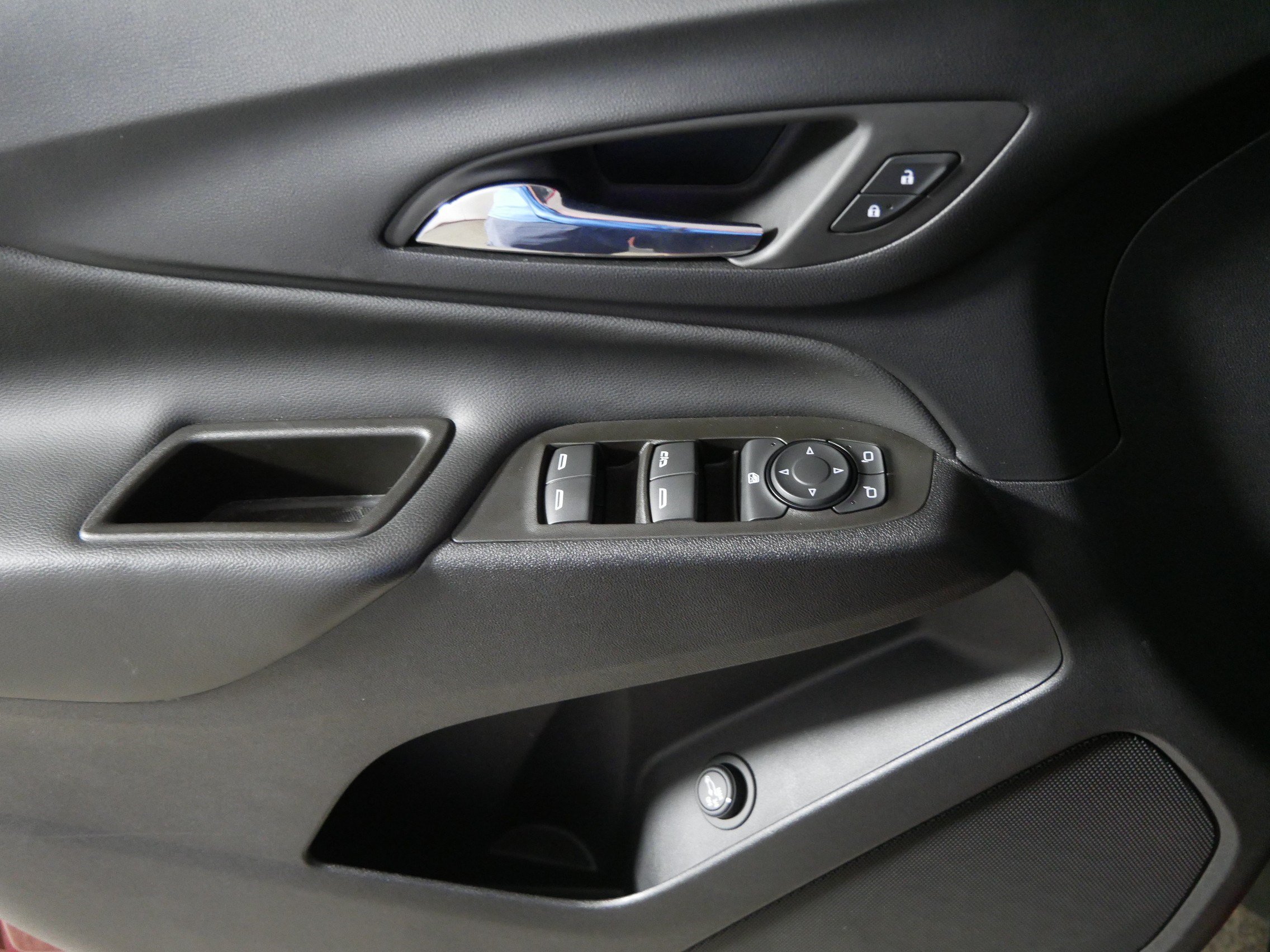 Used 2023 Chevrolet Equinox LT FWD image 19