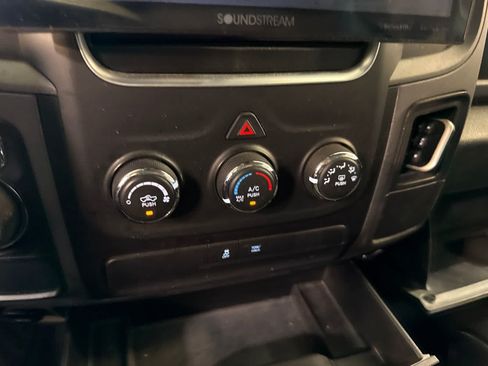 Used 2018 RAM 1500 Express RWD image 26