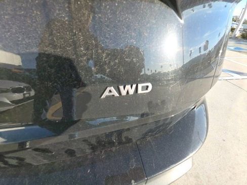 Used 2024 Nissan Rogue S image 28