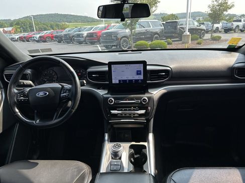 Used 2020 Ford Explorer XLT w/ Equipment Group 202A AWD/4WD image 16