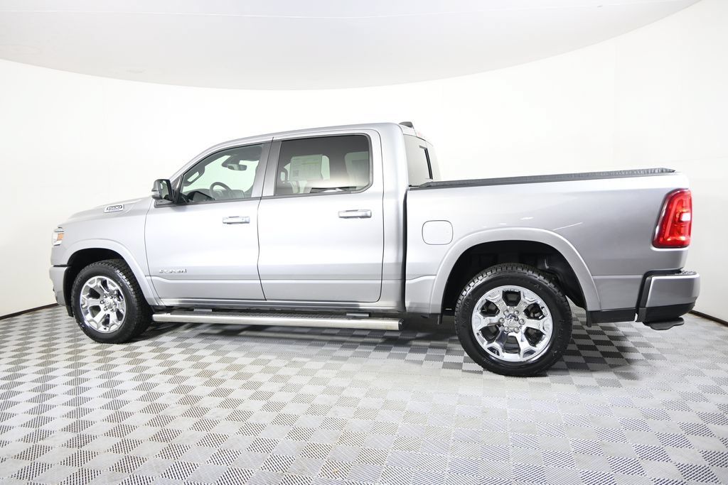 Used 2025 RAM 1500 Big Horn AWD/4WD image 3