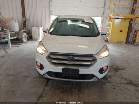 Used 2017 Ford Escape SE FWD image 6