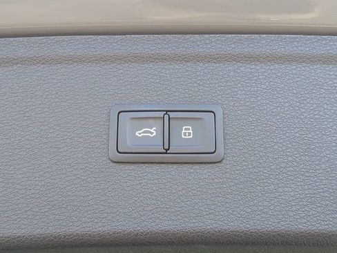 Used 2020 Audi SQ5 Prestige image 15