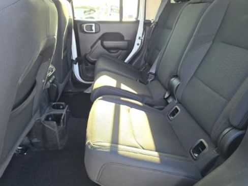 Used 2022 Jeep Gladiator Sport AWD/4WD image 28