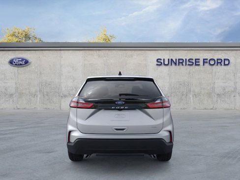 New 2024 Ford Edge SE image 5