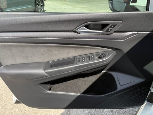Certified 2025 Volkswagen GTI SE FWD image 25