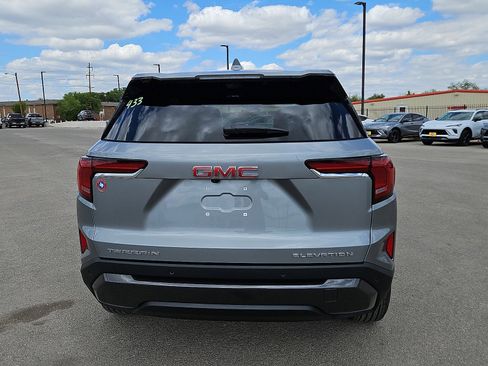 New 2026 GMC Terrain Elevation w/ Technology Package II FWD image 4