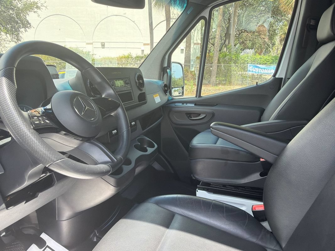Used 2025 Mercedes-Benz Sprinter 2500 image 13