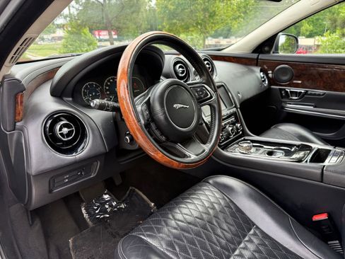 Used 2016 Jaguar XJ L Portfolio AWD/4WD image 21