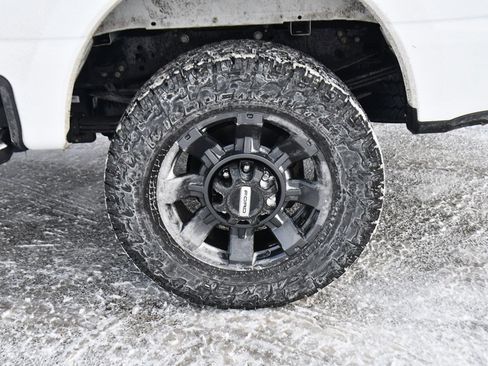 Used 2024 Ford F350 Lariat w/ Sport Appearance Package image 20