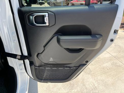 Used 2026 Jeep Wrangler Unlimited Sport AWD/4WD image 24