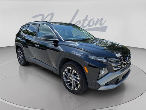 Used 2025 Hyundai Tucson Limited AWD/4WD image 3