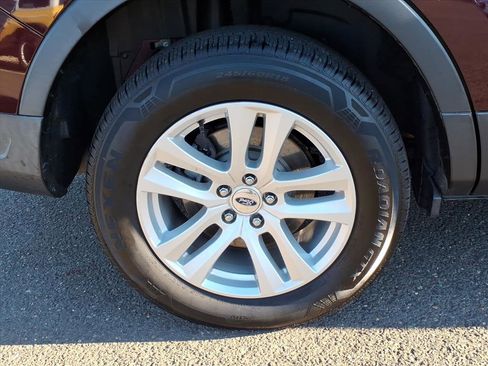 Certified 2019 Ford Explorer XLT image 8