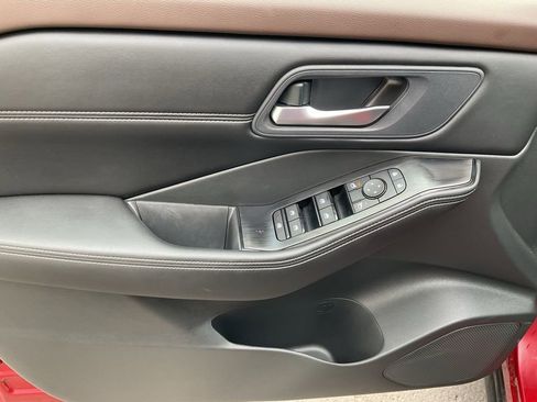 Used 2023 Nissan Rogue SV w/ SV Premium B Package image 11