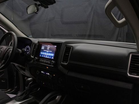 Used 2024 Nissan Frontier SV w/ SV Convenience Package image 16