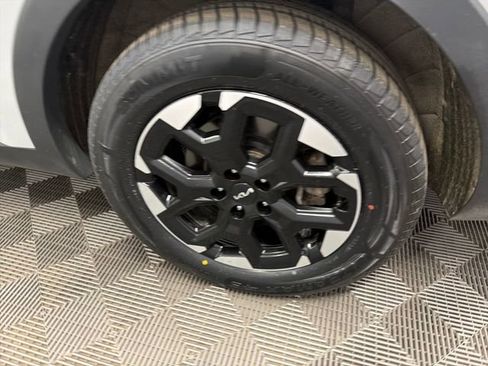Certified 2024 Kia Sorento S w/ Panoramic Sunroof Package FWD image 49