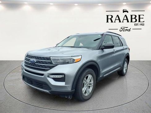 Used 2023 Ford Explorer XLT w/ Equipment Group 202A AWD/4WD image 3