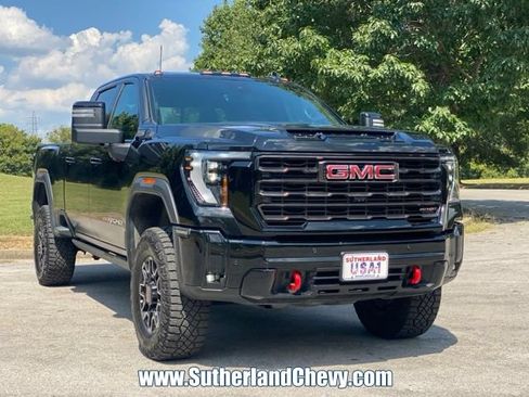 Used 2025 GMC Sierra 2500 AT4X AWD/4WD image 9