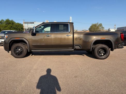 Used 2022 GMC Sierra 3500 Denali w/ Denali Ultimate Package AWD/4WD image 2