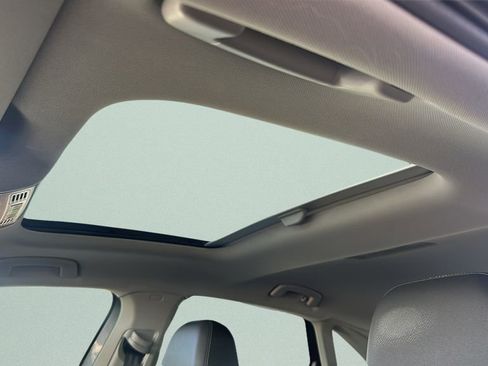 Used 2025 Volkswagen Jetta SEL image 17