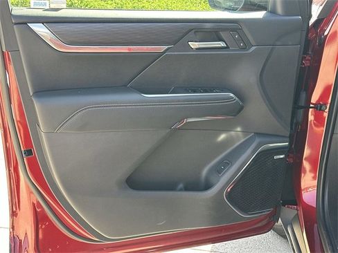 New 2025 GMC Acadia Elevation image 18