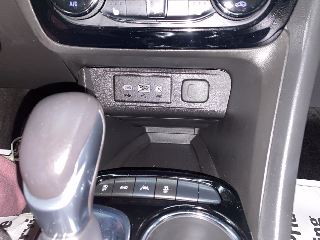 Used 2023 Buick Encore GX Select w/ Safety Package II AWD/4WD image 20