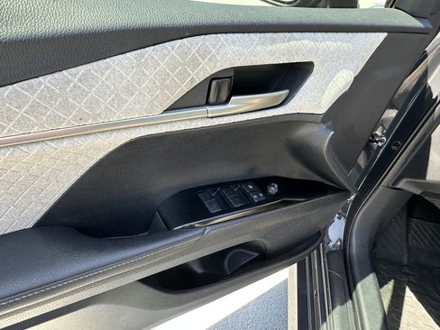 Used 2025 Toyota Camry XLE FWD image 22