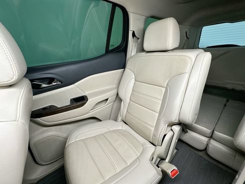 Used 2021 GMC Acadia Denali w/ Denali Technology Package FWD image 12