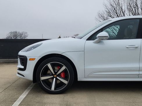 New 2026 Porsche Macan S image 4