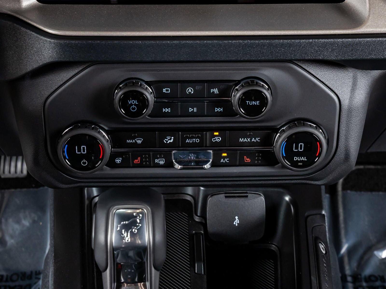 Used 2026 Ford Bronco Outer Banks AWD/4WD image 24