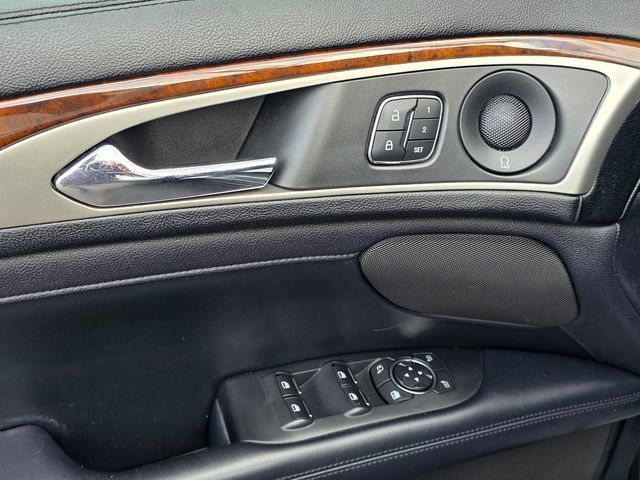 Used 2018 Lincoln MKZ Reserve FWD image 11