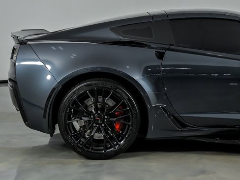 Used 2019 Chevrolet Corvette Z06 RWD image 13
