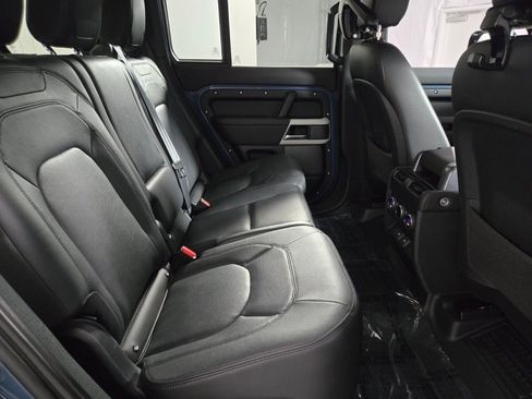 Used 2024 Land Rover Defender 110 S image 18
