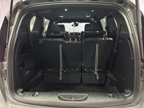 Used 2024 Chrysler Pacifica Touring-L w/ S Appearance Package FWD image 25