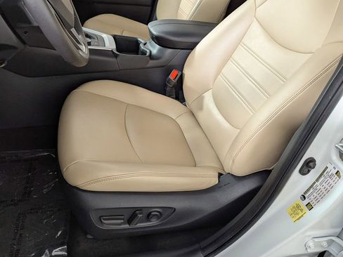 Used 2023 Toyota RAV4 XLE Premium image 21