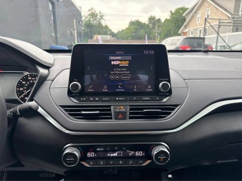 Used 2019 Nissan Altima 2.5 SV FWD image 14
