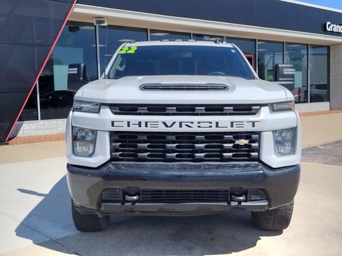 Used 2022 Chevrolet Silverado 2500 Custom w/ Custom Value Package AWD/4WD image 9