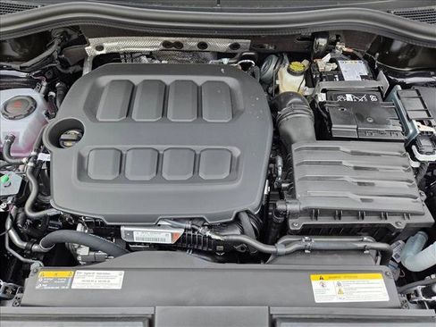 New 2026 Volkswagen Tiguan SE R-Line FWD image 16
