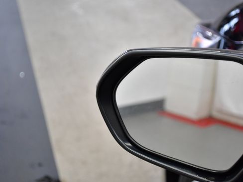 Used 2025 Toyota Corolla LE image 14